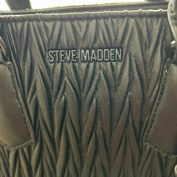 Steve Madden Black Handbag with Texture NWT - Picture 3 of 13